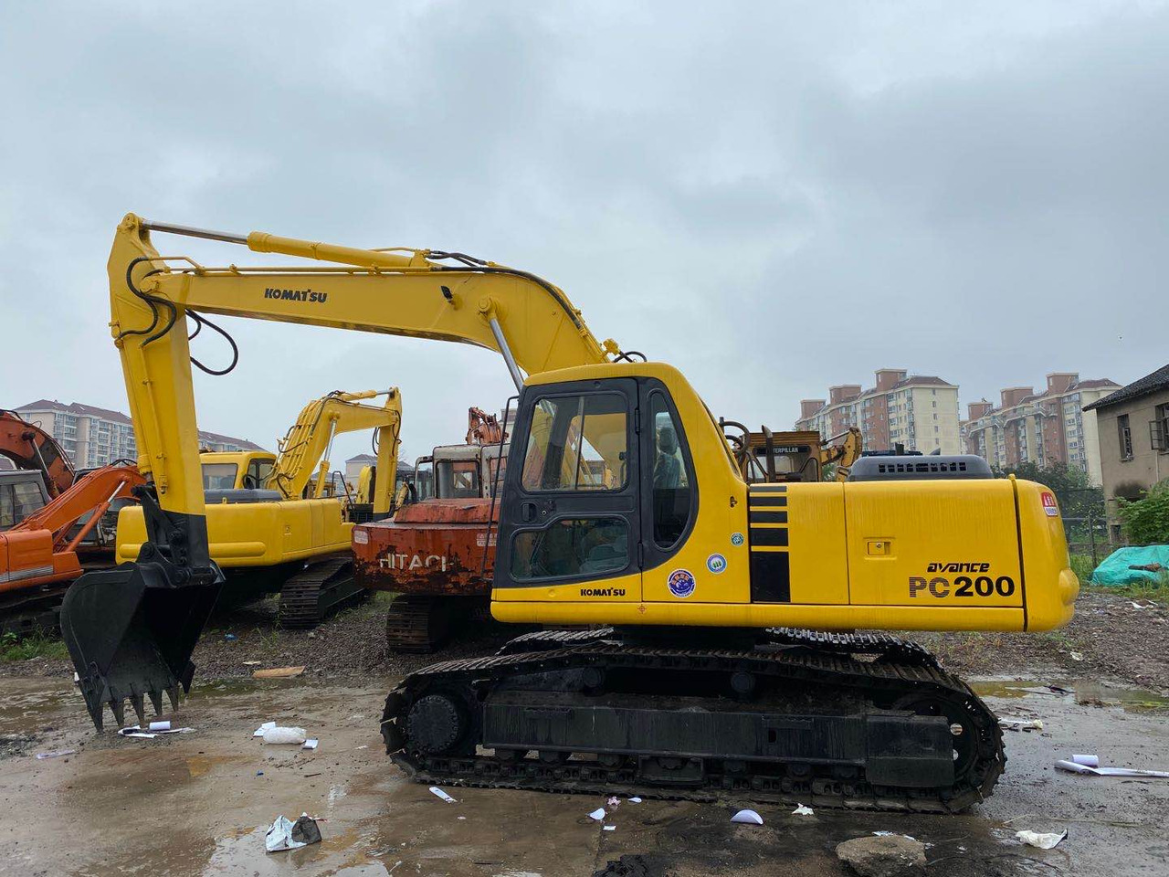 KOMATSU PC200-6 - حفارات زحافة: صور 4 KOMATSU PC200-6 - حفارات زحافة: صور 4