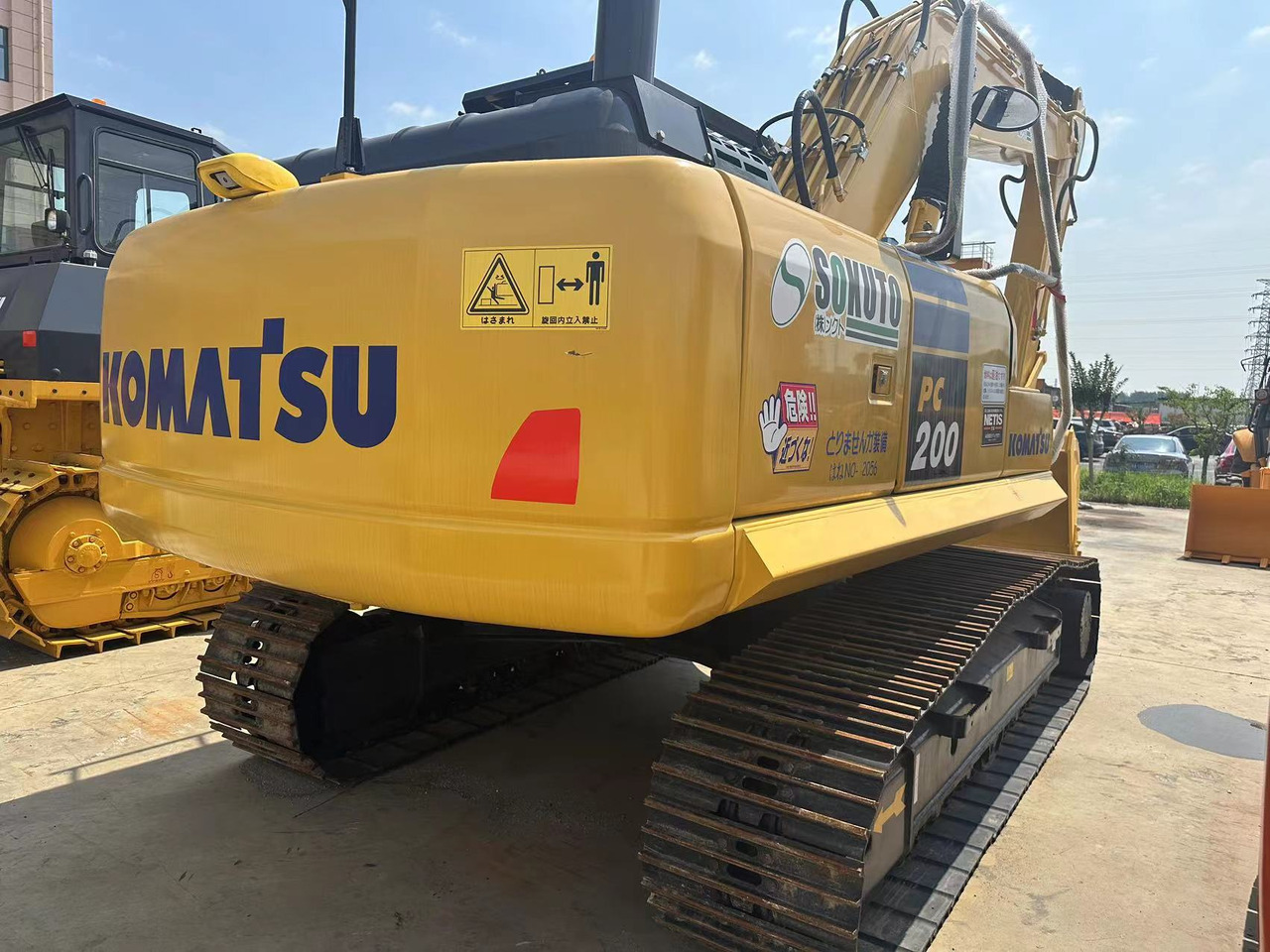 KOMATSU PC200-8N1 - حفارات زحافة: صور 4 KOMATSU PC200-8N1 - حفارات زحافة: صور 4