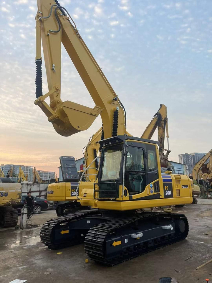 KOMATSU PC200-8 - حفارات زحافة: صور 2 KOMATSU PC200-8 - حفارات زحافة: صور 2
