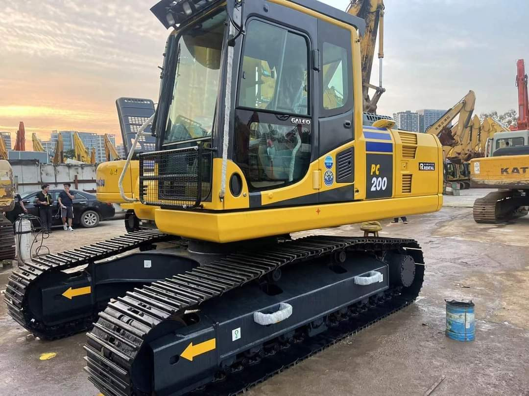 KOMATSU PC200-8 - حفارات زحافة: صور 3 KOMATSU PC200-8 - حفارات زحافة: صور 3