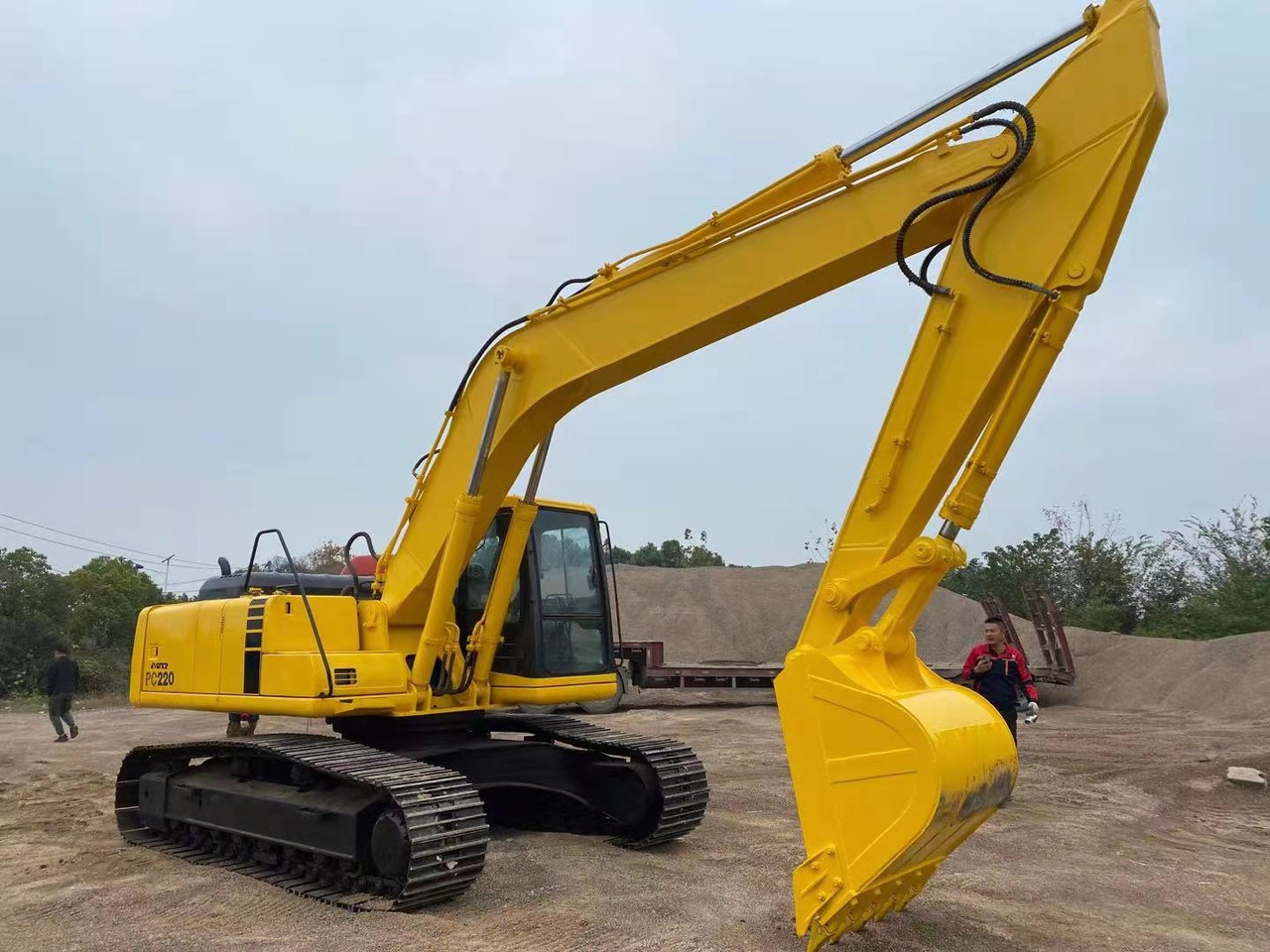 KOMATSU PC220-6 - حفارات زحافة: صور 4 KOMATSU PC220-6 - حفارات زحافة: صور 4