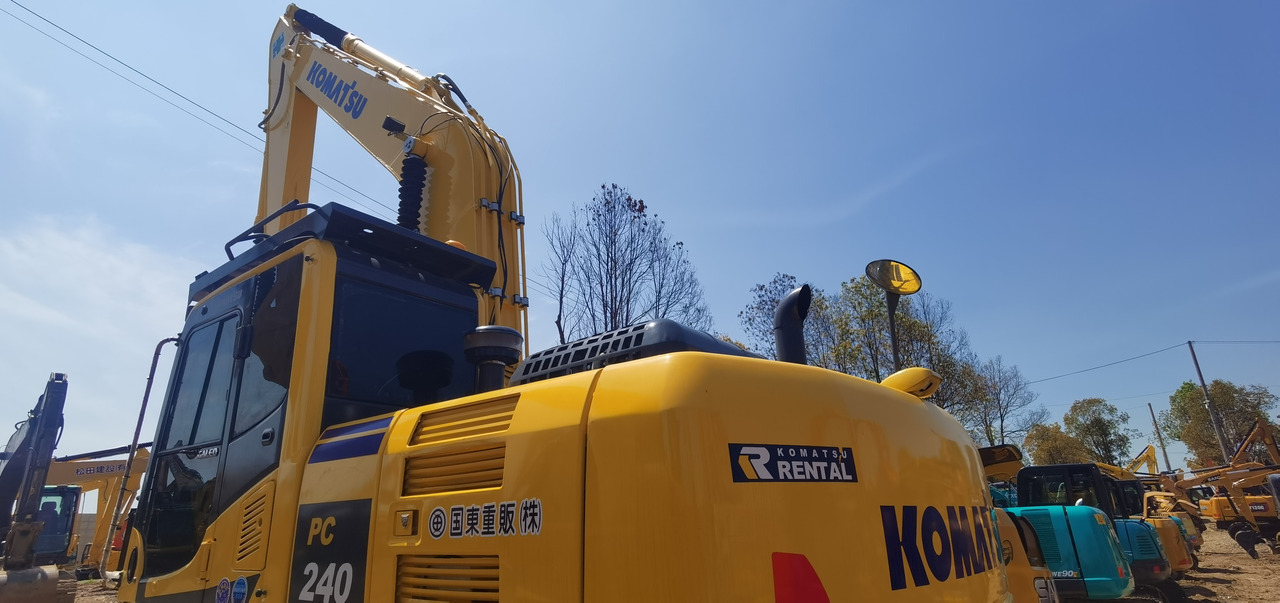 KOMATSU PC240-8 - حفارات زحافة: صور 4 KOMATSU PC240-8 - حفارات زحافة: صور 4