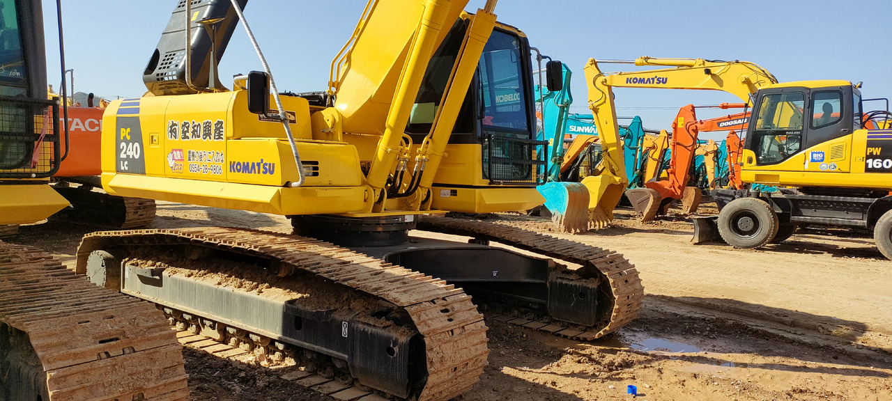 KOMATSU PC240-8 - حفارات زحافة: صور 4 KOMATSU PC240-8 - حفارات زحافة: صور 4