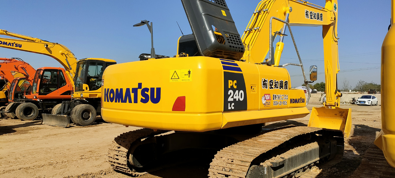 KOMATSU PC240-8 - حفارات زحافة: صور 5 KOMATSU PC240-8 - حفارات زحافة: صور 5
