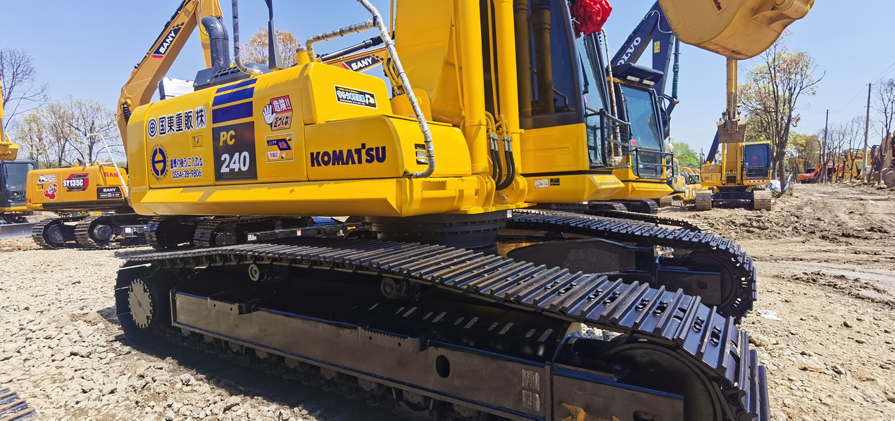 KOMATSU PC240-8 - حفارات زحافة: صور 3 KOMATSU PC240-8 - حفارات زحافة: صور 3