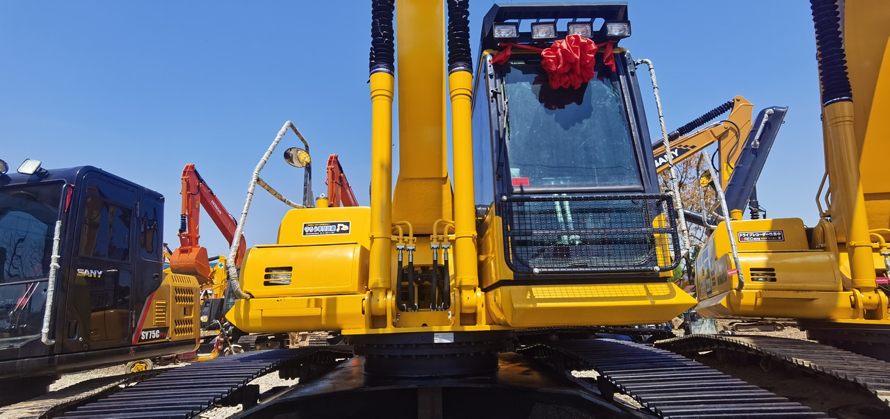 KOMATSU PC240-8 - حفارات زحافة: صور 2 KOMATSU PC240-8 - حفارات زحافة: صور 2