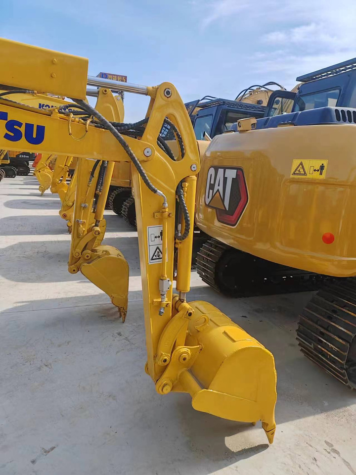 KOMATSU PC30 - حفارات زحافة: صور 2 KOMATSU PC30 - حفارات زحافة: صور 2