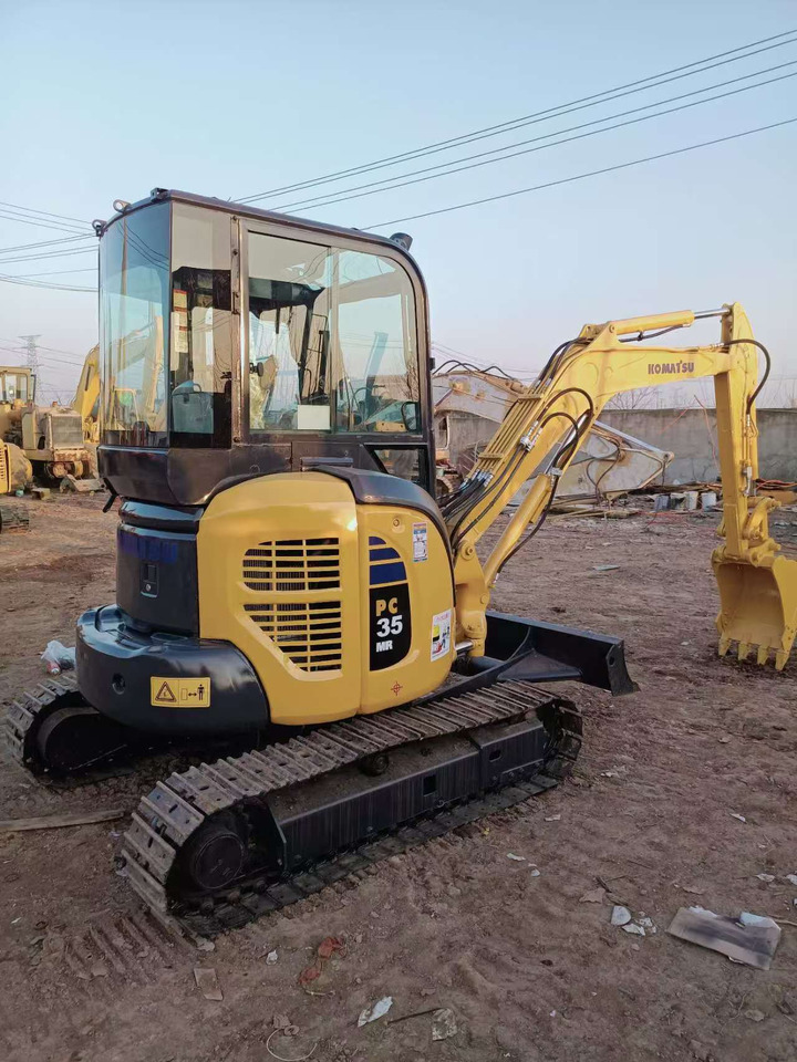 KOMATSU PC35 - حفارة مصغرة: صور 2 KOMATSU PC35 - حفارة مصغرة: صور 2