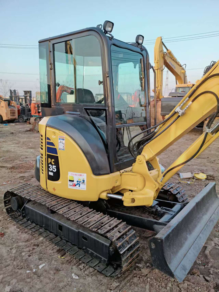 KOMATSU PC35 - حفارة مصغرة: صور 4 KOMATSU PC35 - حفارة مصغرة: صور 4