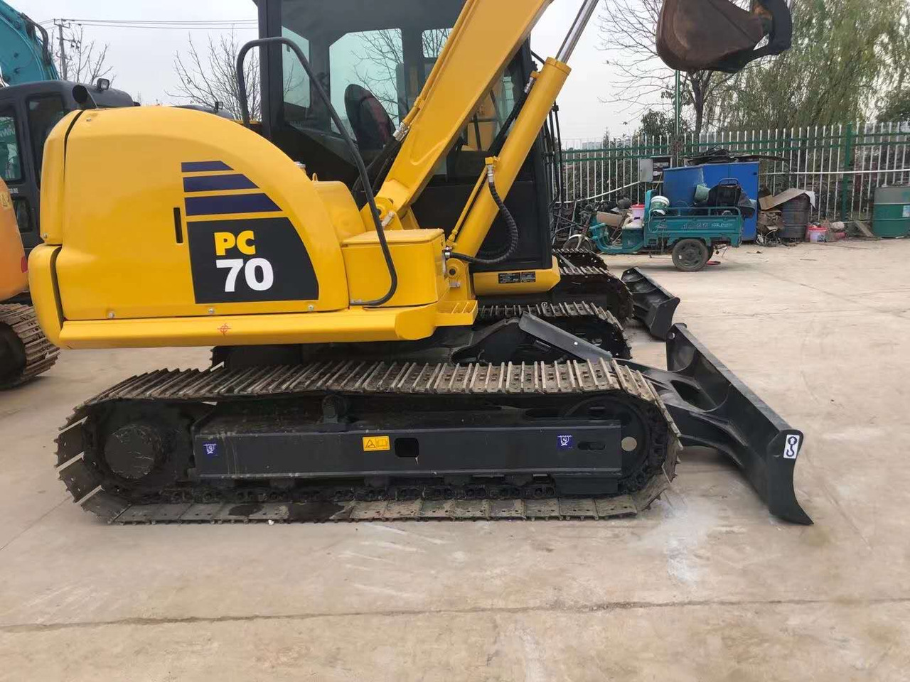 KOMATSU PC70-8 - حفارات زحافة: صور 3 KOMATSU PC70-8 - حفارات زحافة: صور 3