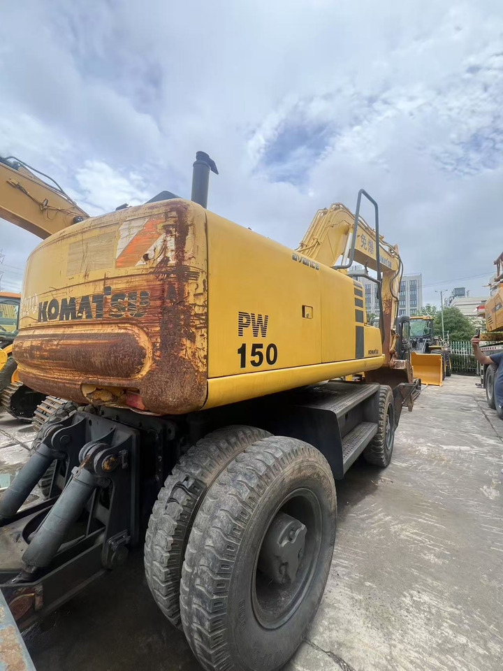 KOMATSU PW150 - حفارة على عجلات: صور 2 KOMATSU PW150 - حفارة على عجلات: صور 2