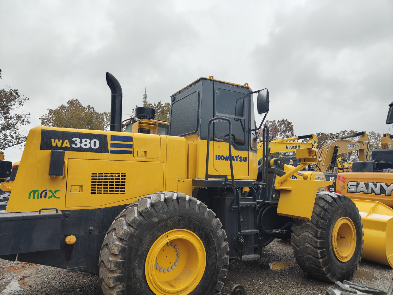 KOMATSU WA380-3 - اللودر بعجل: صور 3 KOMATSU WA380-3 - اللودر بعجل: صور 3