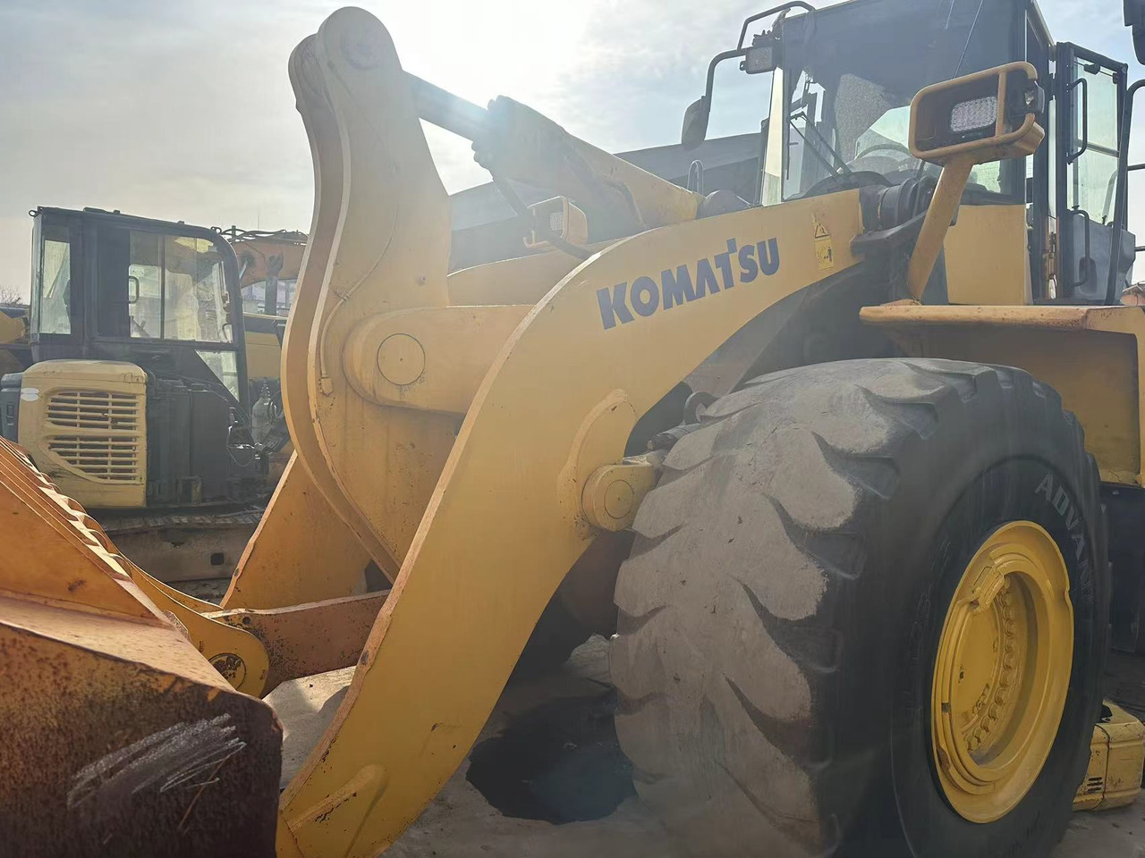 KOMATSU WA500-3 - اللودر بعجل: صور 2 KOMATSU WA500-3 - اللودر بعجل: صور 2