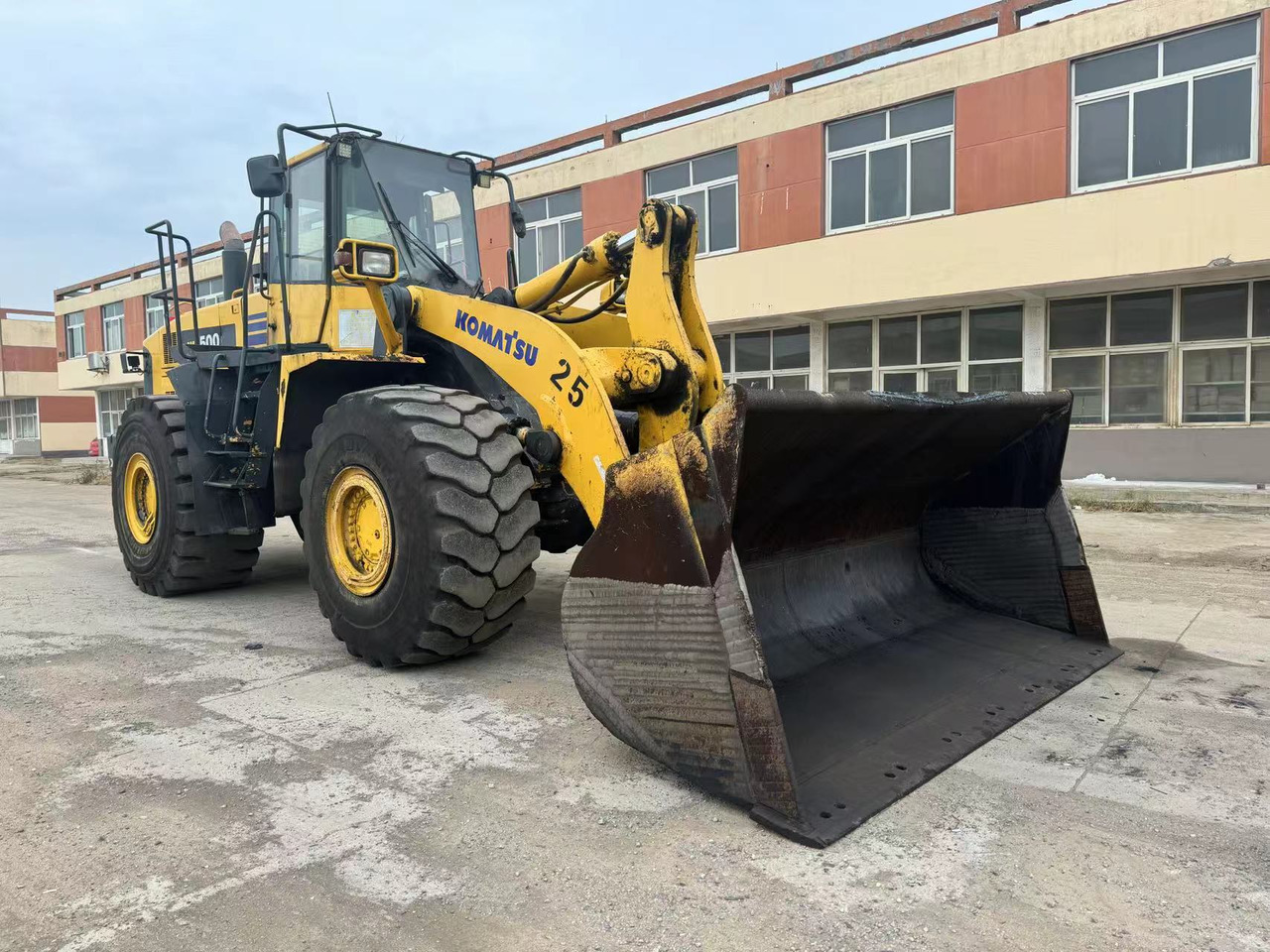 KOMATSU WA500-6 - اللودر بعجل: صور 5 KOMATSU WA500-6 - اللودر بعجل: صور 5