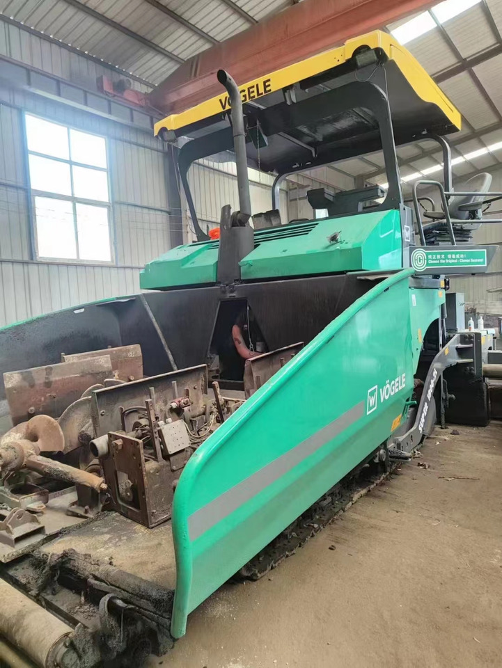 VOGELE 1800-2 - العامل بالقار: صور 2 VOGELE 1800-2 - العامل بالقار: صور 2