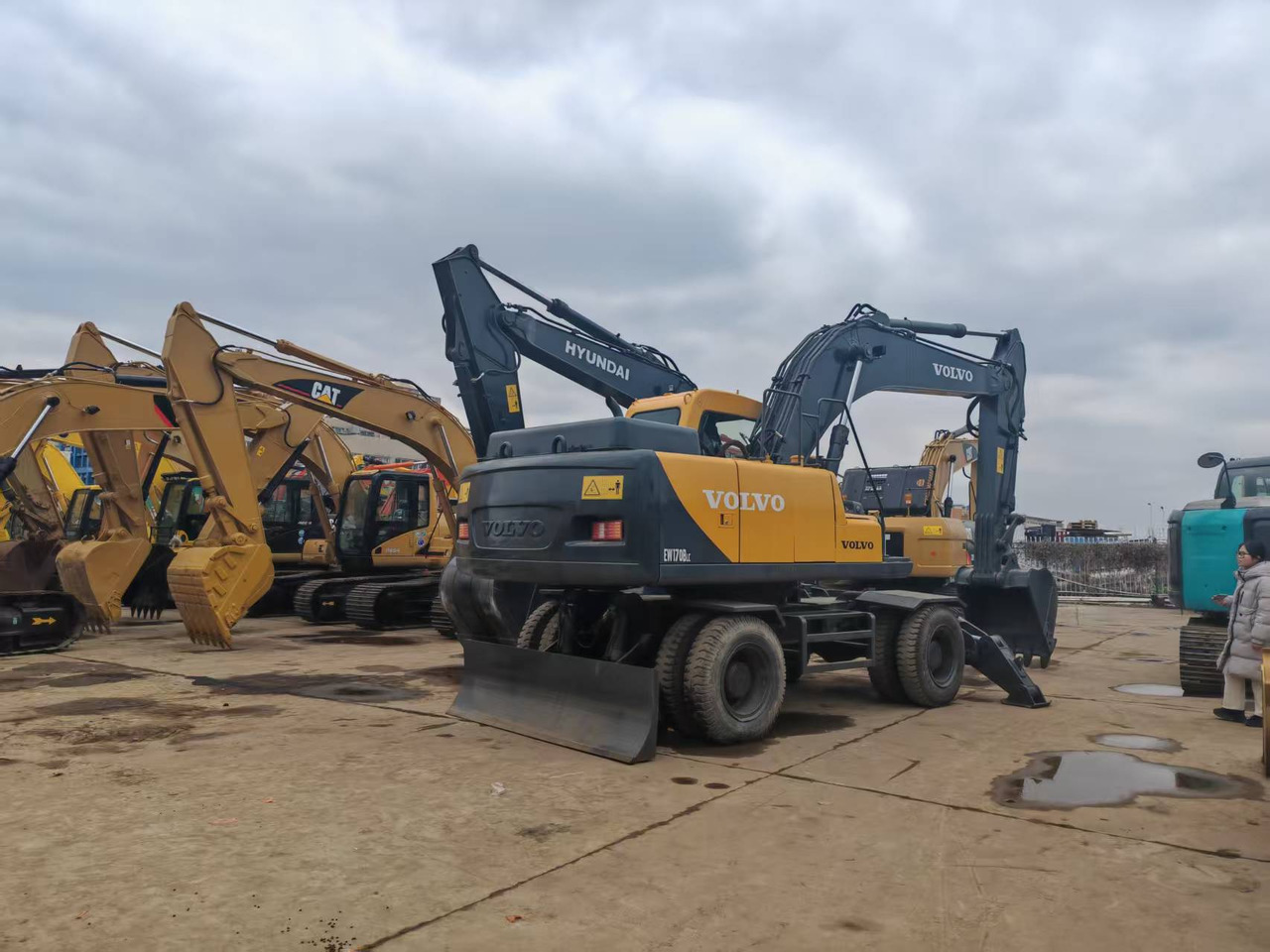 VOLVO EW170BLC - حفارة على عجلات: صور 3 VOLVO EW170BLC - حفارة على عجلات: صور 3