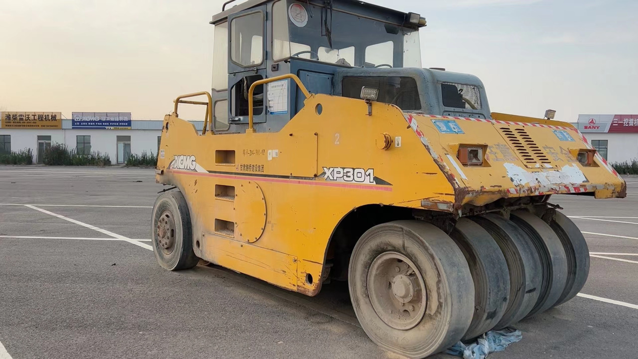 XCMG XP301 - مدحلة الأسفلت: صور 3 XCMG XP301 - مدحلة الأسفلت: صور 3