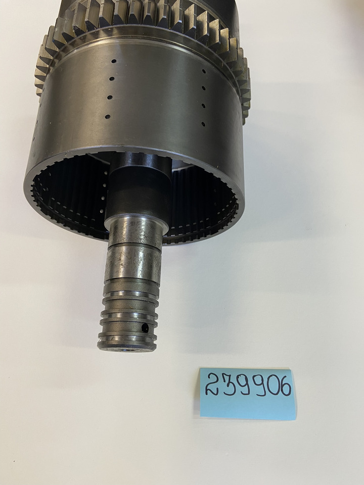 Kosz 3 biegu 239906 Clark Hurth - القابض و قطع الغيار - آلات البناء: صور 2 Kosz 3 biegu 239906 Clark Hurth - القابض و قطع الغيار - آلات البناء: صور 2
