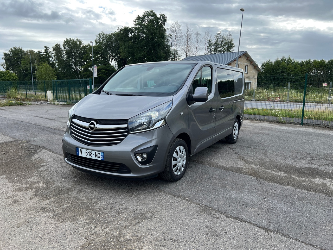OPEL Vivaro 5 Places L1H1 Grand Confort 146ch 1.6 CDTI - الشاحنات الصغيرة كابينة مزدوجة: صور 1 OPEL Vivaro 5 Places L1H1 Grand Confort 146ch 1.6 CDTI - الشاحنات الصغيرة كابينة مزدوجة: صور 1