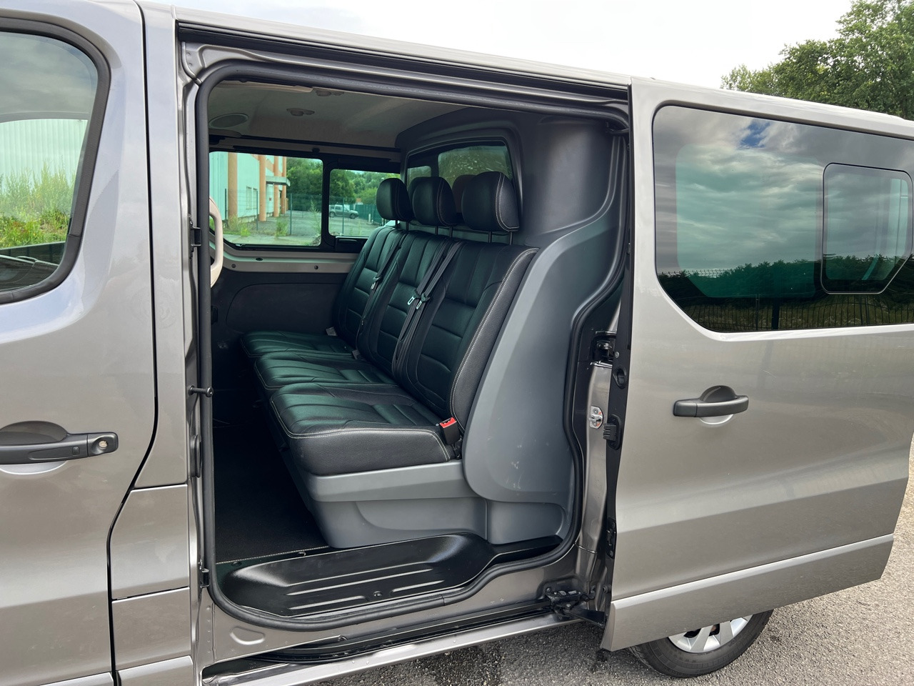 OPEL Vivaro 5 Places L1H1 Grand Confort 146ch 1.6 CDTI - الشاحنات الصغيرة كابينة مزدوجة: صور 4 OPEL Vivaro 5 Places L1H1 Grand Confort 146ch 1.6 CDTI - الشاحنات الصغيرة كابينة مزدوجة: صور 4