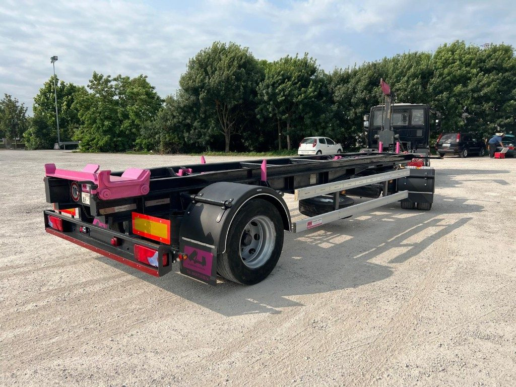 ATLAS RIMORCHIO ATLAS SCARRABILE - مقطورة هوك ليفت/ لود لوجر: صور 4 ATLAS RIMORCHIO ATLAS SCARRABILE - مقطورة هوك ليفت/ لود لوجر: صور 4