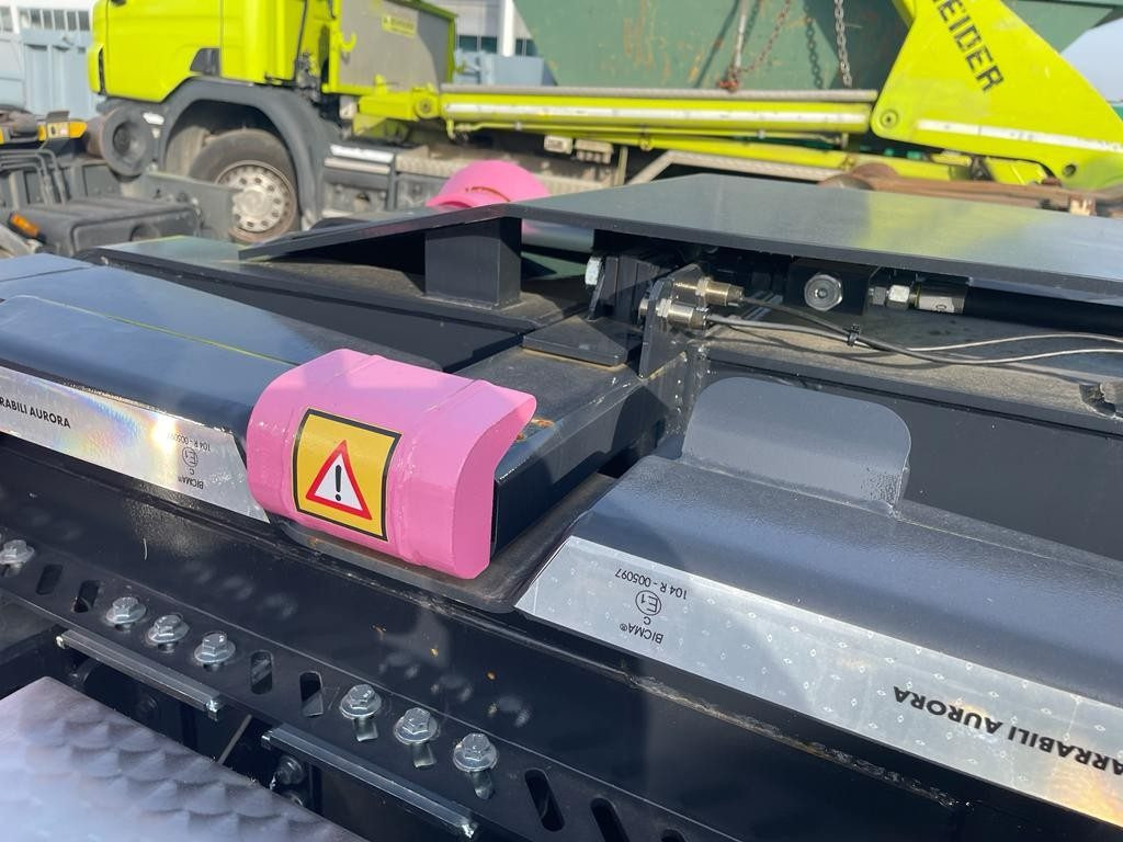 BLOCCAGGIO POSTERIORE ESTERNO - هيكل السيارة الخارجية - شاحنة: صور 3 BLOCCAGGIO POSTERIORE ESTERNO - هيكل السيارة الخارجية - شاحنة: صور 3