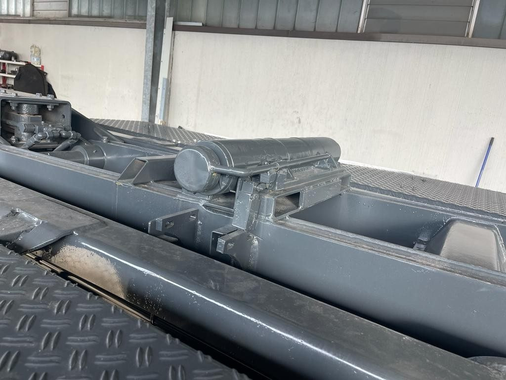 BLOCCAGGIO POSTERIORE INTERNO CON 2 PISTONI - هيكل السيارة الخارجية - شاحنة: صور 2 BLOCCAGGIO POSTERIORE INTERNO CON 2 PISTONI - هيكل السيارة الخارجية - شاحنة: صور 2