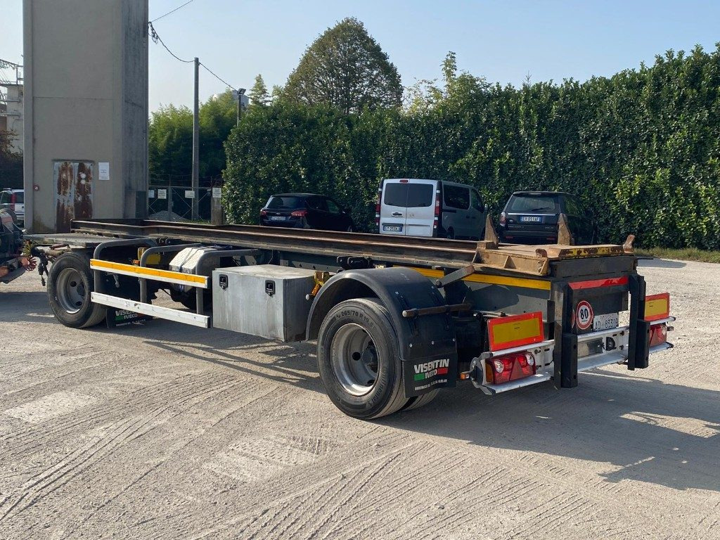 CARDI RIMORCHIO CARDI SCARRABILE PNEUMATICO - مقطورة هوك ليفت/ لود لوجر: صور 2 CARDI RIMORCHIO CARDI SCARRABILE PNEUMATICO - مقطورة هوك ليفت/ لود لوجر: صور 2