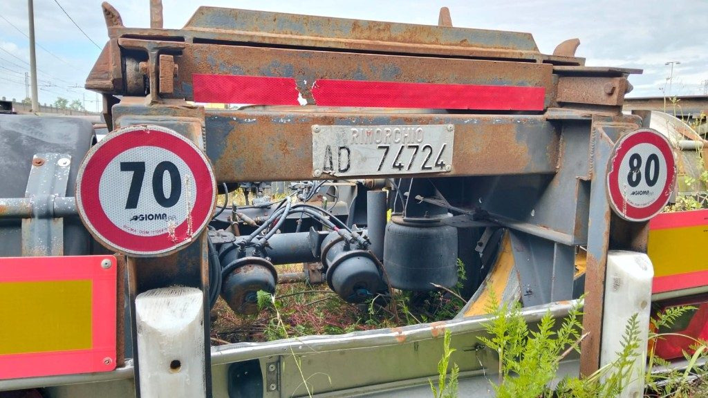 CARDI RIMORCHIO CARDI SCARRABILE PNEUMATICO - مقطورة هوك ليفت/ لود لوجر: صور 4 CARDI RIMORCHIO CARDI SCARRABILE PNEUMATICO - مقطورة هوك ليفت/ لود لوجر: صور 4