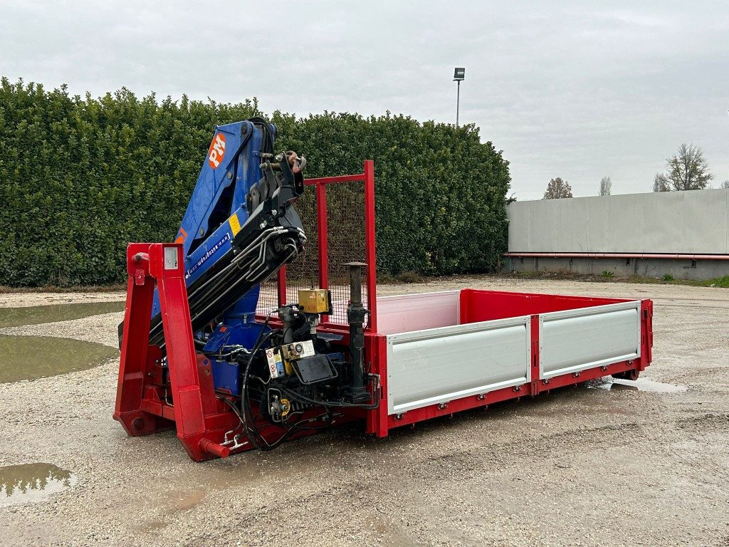 CONTAINER SCARRABILE NUOVO A PIANALE CON GRU - حاوية هوك لفت: صور 1 CONTAINER SCARRABILE NUOVO A PIANALE CON GRU - حاوية هوك لفت: صور 1