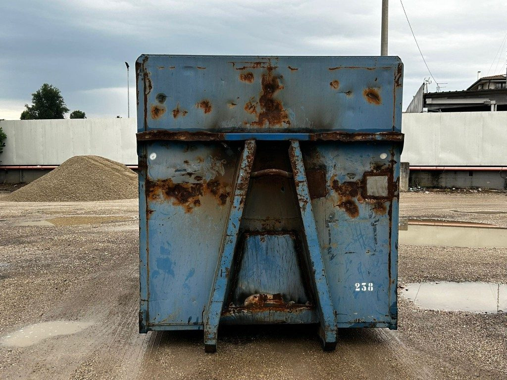 CONTAINER SCARRABILE USATO PER SEGATURA - حاوية هوك لفت: صور 2 CONTAINER SCARRABILE USATO PER SEGATURA - حاوية هوك لفت: صور 2