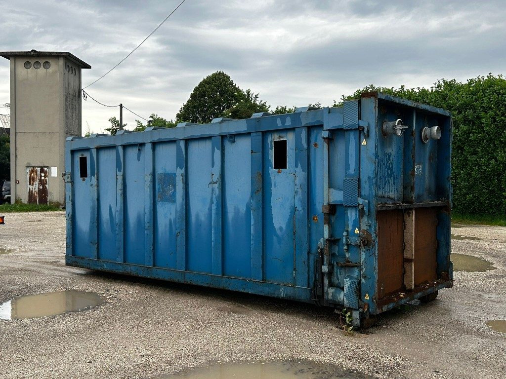 CONTAINER SCARRABILE USATO PER SEGATURA - حاوية هوك لفت: صور 3 CONTAINER SCARRABILE USATO PER SEGATURA - حاوية هوك لفت: صور 3
