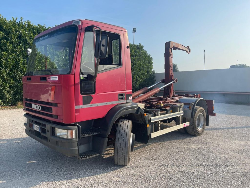 FIAT IVECO EUROCARGO 150E23 - شاحنة ذات الخطاف: صور 1 FIAT IVECO EUROCARGO 150E23 - شاحنة ذات الخطاف: صور 1