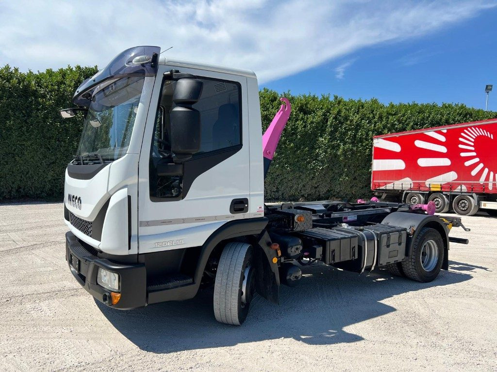 IVECO 120EL18 SCARRABILE - شاحنة ذات الخطاف: صور 2 IVECO 120EL18 SCARRABILE - شاحنة ذات الخطاف: صور 2