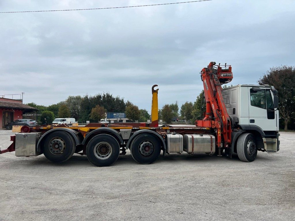 IVECO 260E43 EUROTECH USATO SCARRABILE CON GRU - شاحنة ذات الخطاف: صور 4 IVECO 260E43 EUROTECH USATO SCARRABILE CON GRU - شاحنة ذات الخطاف: صور 4