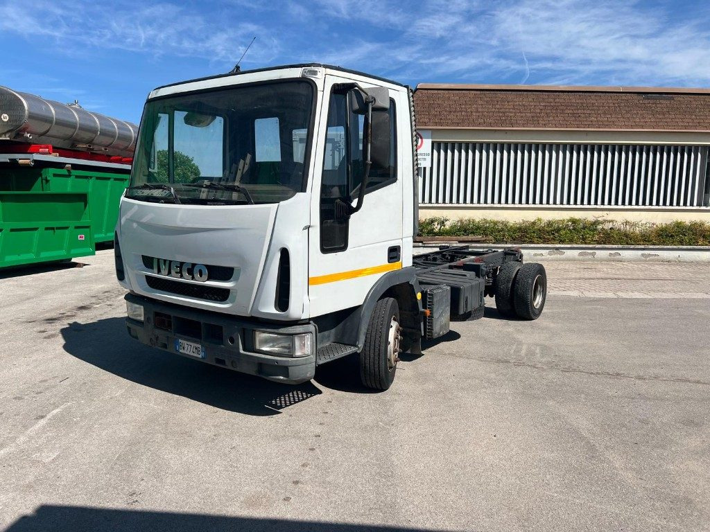 IVECO 80E15 A TELAIO - الشاسيه شاحنة: صور 1 IVECO 80E15 A TELAIO - الشاسيه شاحنة: صور 1