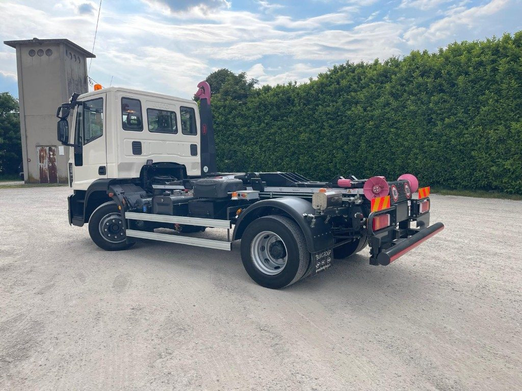 IVECO EUROCARGO 120E22 SCARRABILE - شاحنة ذات الخطاف: صور 3 IVECO EUROCARGO 120E22 SCARRABILE - شاحنة ذات الخطاف: صور 3