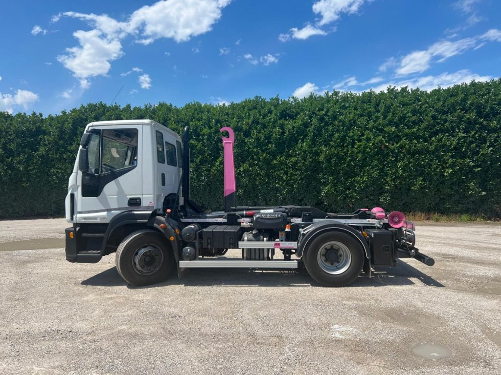 IVECO EUROCARGO 160E25 SCARRABILE - شاحنة ذات الخطاف: صور 2 IVECO EUROCARGO 160E25 SCARRABILE - شاحنة ذات الخطاف: صور 2