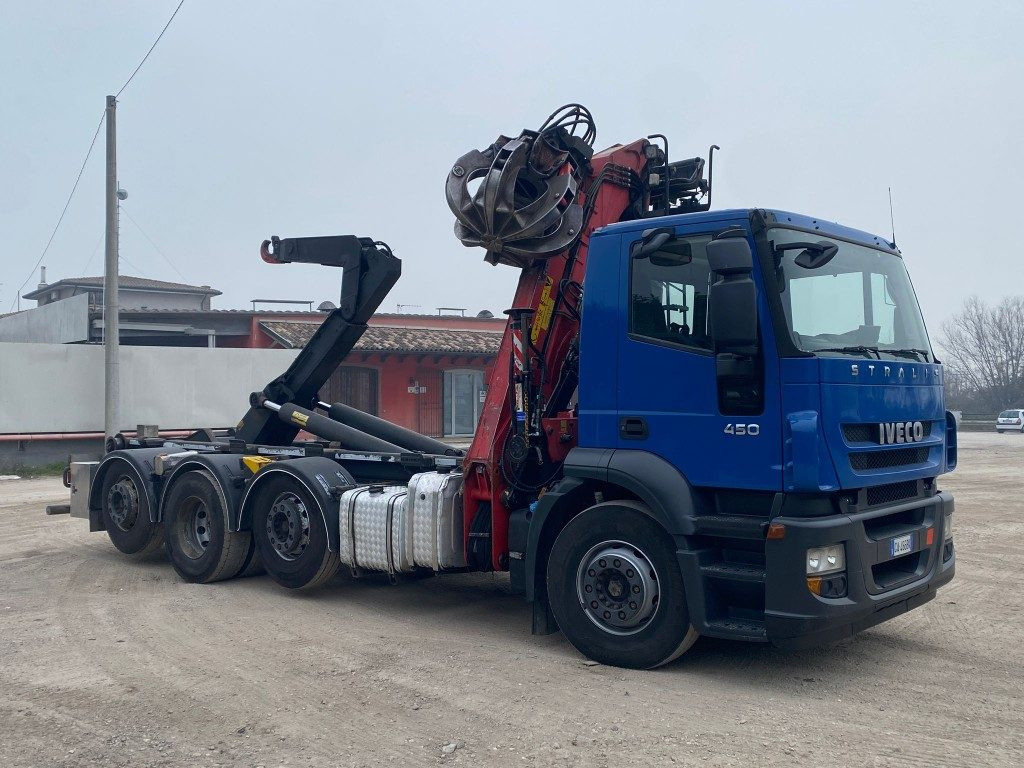 IVECO STRALIS 260.450 SCARRABILE CON GRU - شاحنة ذات الخطاف: صور 1 IVECO STRALIS 260.450 SCARRABILE CON GRU - شاحنة ذات الخطاف: صور 1