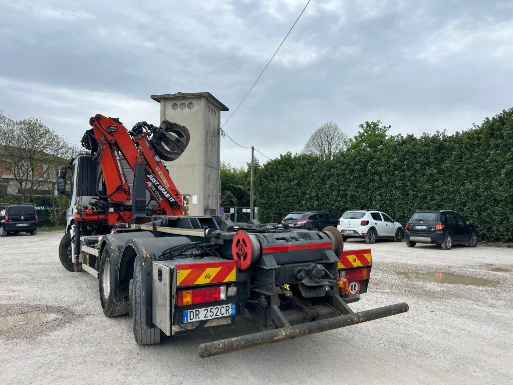 IVECO STRALIS 260E45 SCARRABILE - شاحنة ذات الخطاف: صور 4 IVECO STRALIS 260E45 SCARRABILE - شاحنة ذات الخطاف: صور 4