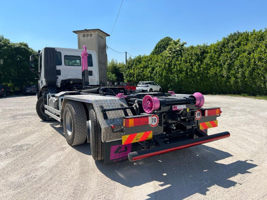 IVECO STRALIS 460 SCARRABILE - شاحنة ذات الخطاف: صور 3 IVECO STRALIS 460 SCARRABILE - شاحنة ذات الخطاف: صور 3