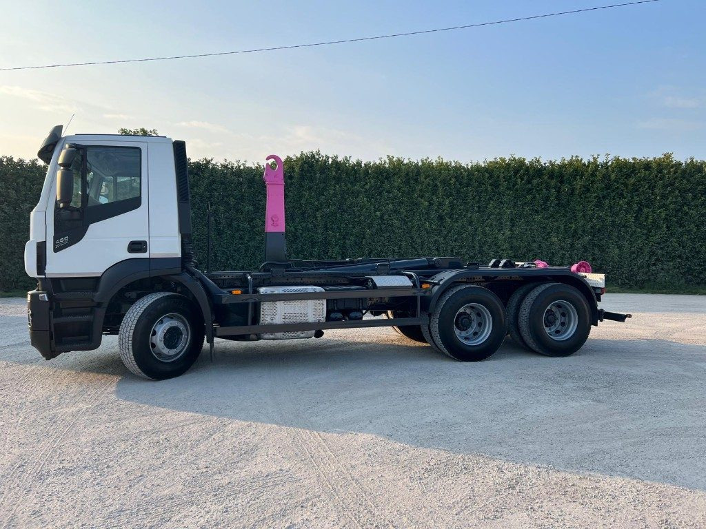 IVECO STRALIS 460 X-WAY USATO SCARRABILE 6X4 - شاحنة ذات الخطاف: صور 3 IVECO STRALIS 460 X-WAY USATO SCARRABILE 6X4 - شاحنة ذات الخطاف: صور 3