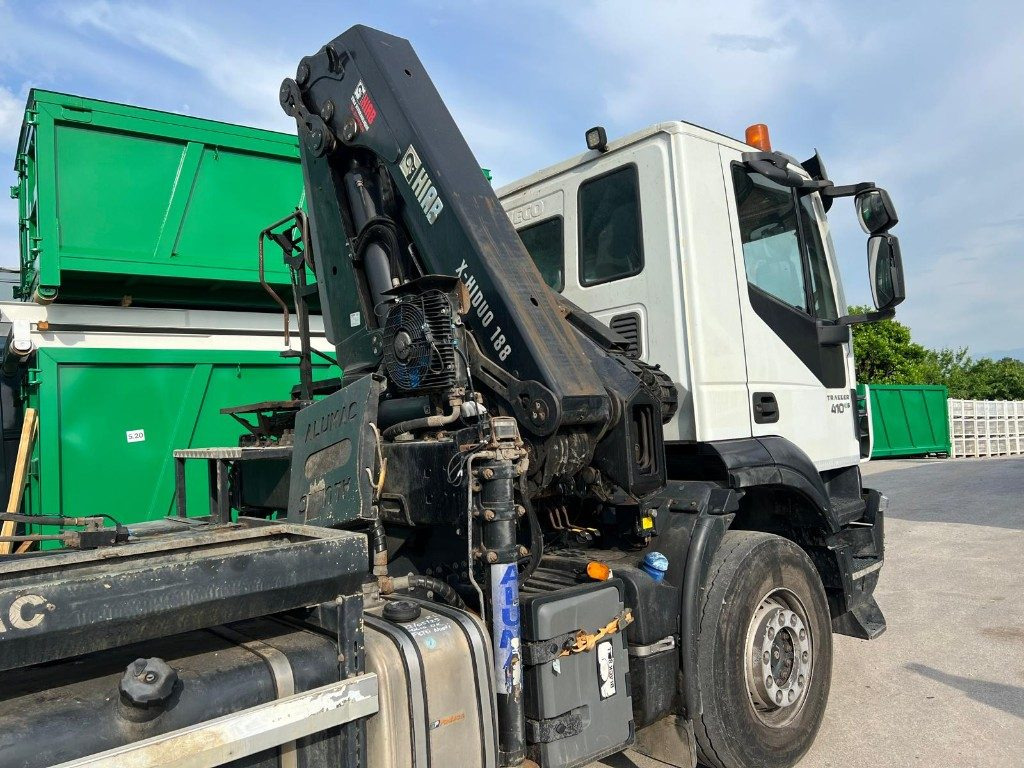 IVECO TRAKKER 410 SCARRABILE - شاحنة ذات الخطاف: صور 5 IVECO TRAKKER 410 SCARRABILE - شاحنة ذات الخطاف: صور 5