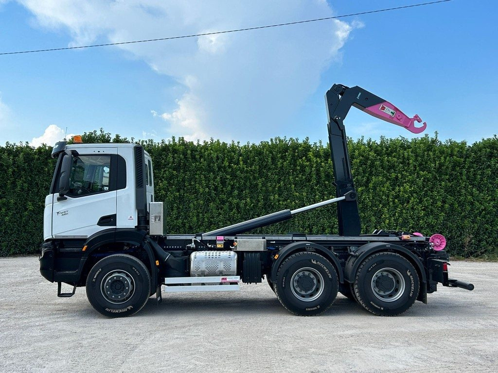 IVECO TRAKKER T-WAY AD380T NUOVO SCARRABILE - شاحنة ذات الخطاف: صور 2 IVECO TRAKKER T-WAY AD380T NUOVO SCARRABILE - شاحنة ذات الخطاف: صور 2
