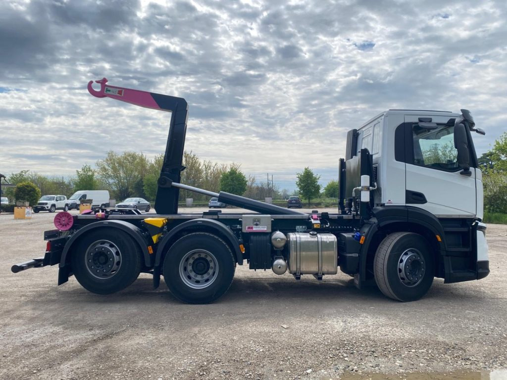 IVECO X-WAY AD280X48Y NUOVO SCARRABILE PASSO 3120 - شاحنة ذات الخطاف: صور 5 IVECO X-WAY AD280X48Y NUOVO SCARRABILE PASSO 3120 - شاحنة ذات الخطاف: صور 5