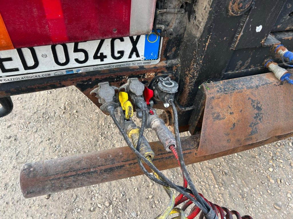 MAN TGX 26.440 SCARRABILE CON GRU - شاحنة ذات الخطاف: صور 5 MAN TGX 26.440 SCARRABILE CON GRU - شاحنة ذات الخطاف: صور 5