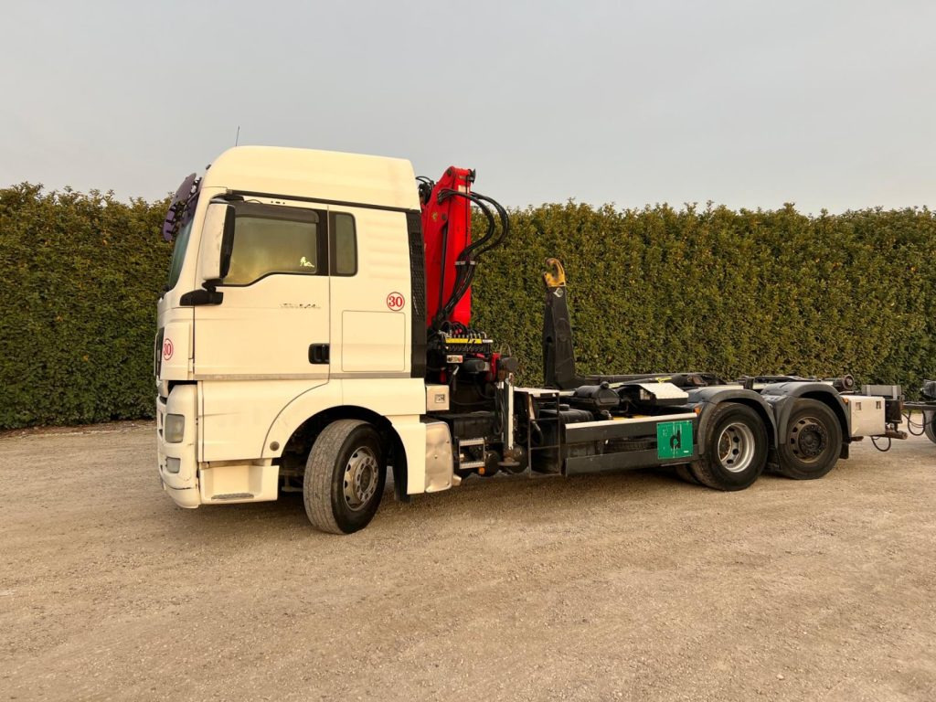 MAN TGX 26.440 SCARRABILE CON GRU - شاحنة ذات الخطاف: صور 2 MAN TGX 26.440 SCARRABILE CON GRU - شاحنة ذات الخطاف: صور 2