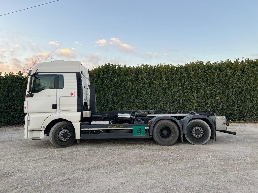 MAN TGX 26.480 USATO SCARRABILE - شاحنة ذات الخطاف: صور 3 MAN TGX 26.480 USATO SCARRABILE - شاحنة ذات الخطاف: صور 3