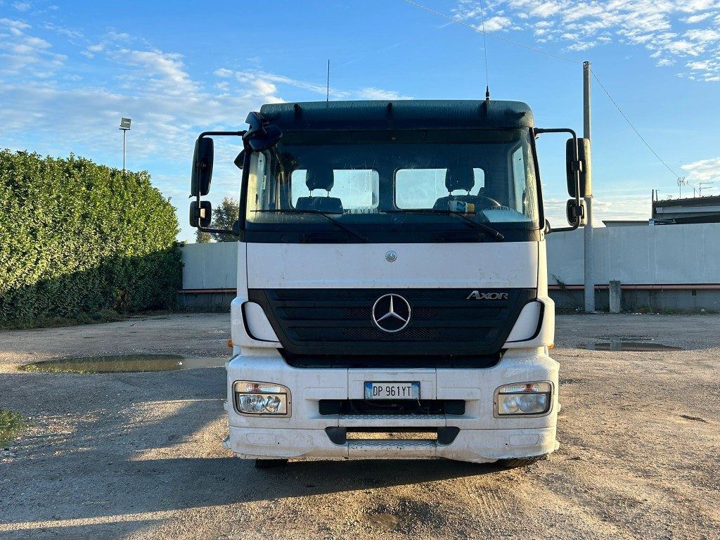 MERCEDES-BENZ MERCEDES 2533 SCARRABILE - شاحنة ذات الخطاف: صور 2 MERCEDES-BENZ MERCEDES 2533 SCARRABILE - شاحنة ذات الخطاف: صور 2