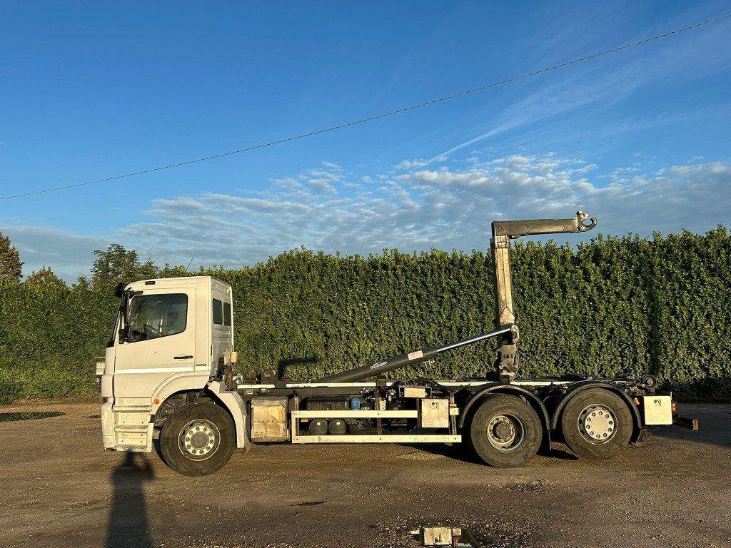 MERCEDES-BENZ MERCEDES 2533 SCARRABILE - شاحنة ذات الخطاف: صور 3 MERCEDES-BENZ MERCEDES 2533 SCARRABILE - شاحنة ذات الخطاف: صور 3